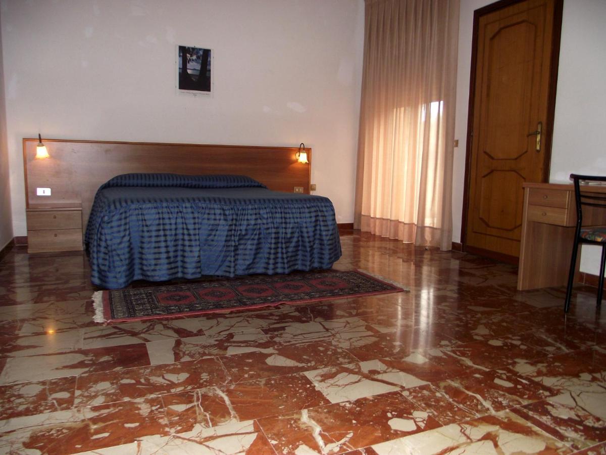 Hotel Ristorante Mosaici Piazza Armerina Habitación foto